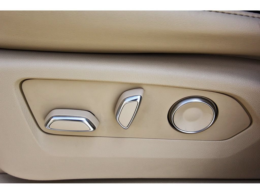 Certified 2023 Cadillac Escalade Premium Luxury w/ Performance Package AWD/4WD image 29