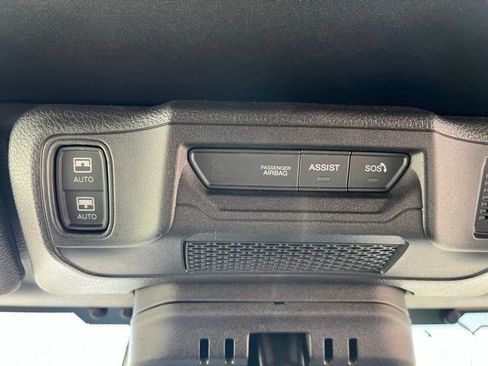 Used 2025 Jeep Wrangler Unlimited Rubicon 4xe w/ Convenience Group AWD/4WD image 18