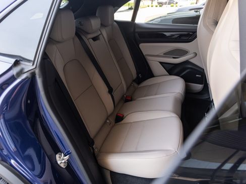 New 2025 Porsche Macan Electric RWD image 39
