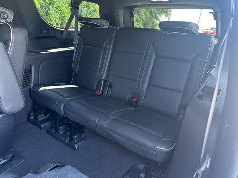Used 2023 Chevrolet Suburban Premier RWD image 22