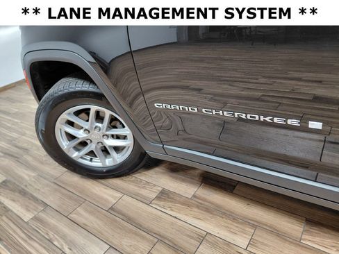 Used 2025 Jeep Grand Cherokee Laredo X w/ Luxury Tech Group I AWD/4WD image 13