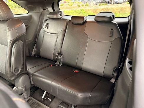 Used 2024 Toyota Sienna XLE Woodland Edition AWD/4WD image 24