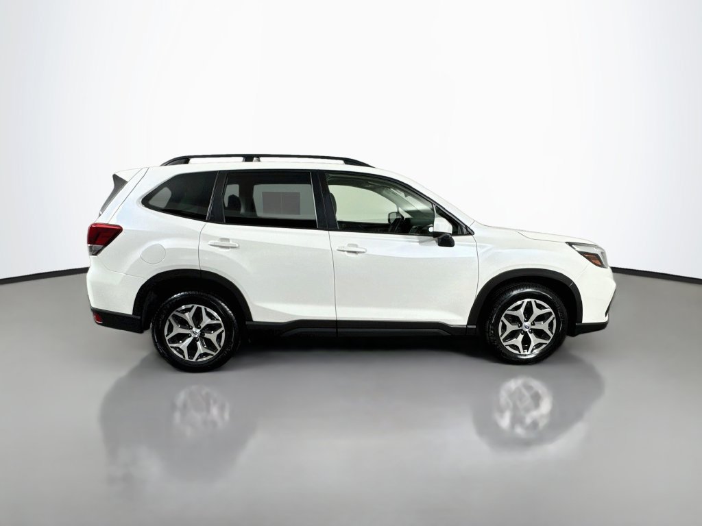 Used 2021 Subaru Forester Premium AWD/4WD image 9