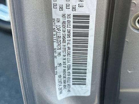 Used 2018 Jeep Cherokee Latitude Plus image 29