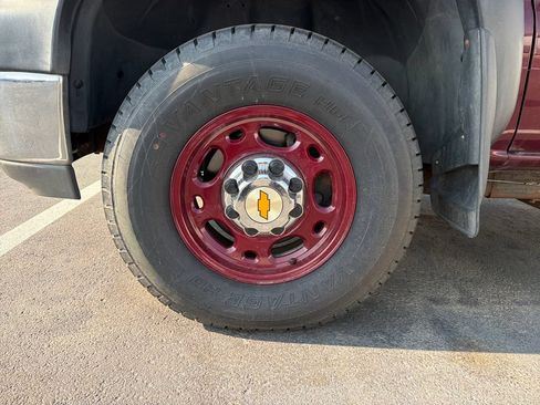 Used 2002 Chevrolet Silverado 2500 LT w/ Off-Road Skid Plate Pkg AWD/4WD image 17