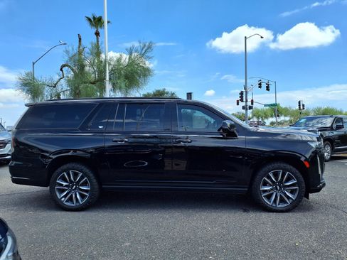 Used 2021 Cadillac Escalade ESV Sport w/ Driver Assist Tech Package AWD/4WD image 4