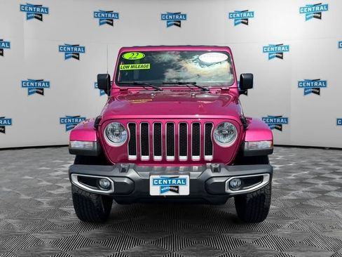 Used 2022 Jeep Wrangler Unlimited Sahara w/ Cold Weather Group AWD/4WD image 9
