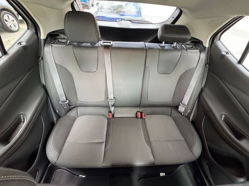 Used 2025 Buick Encore GX Preferred AWD/4WD image 38