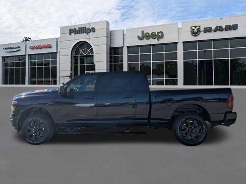 New 2026 RAM 2500 Laramie AWD/4WD image 7