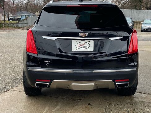 Used 2018 Cadillac XT5 Platinum w/ Driver Assist Package image 2