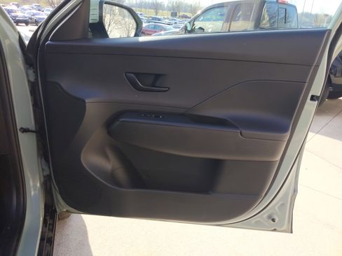 Used 2025 Hyundai Kona SEL image 29