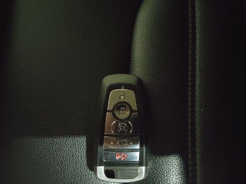 Used 2020 Ford Fusion SEL image 32