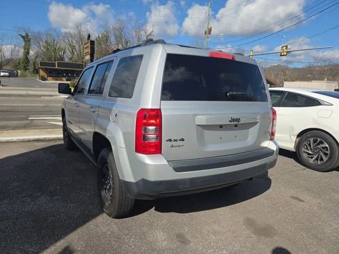 Used 2013 Jeep Patriot Latitude w/ Sun/Sound Group AWD/4WD image 4