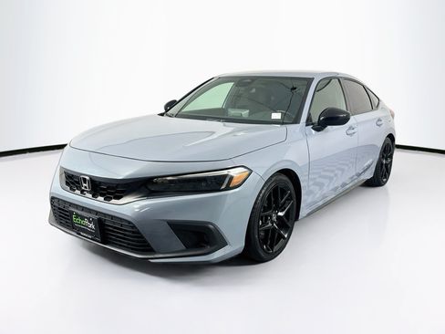 Used 2022 Honda Civic Sport image 3