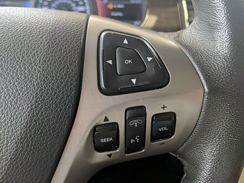 Used 2017 Ford Taurus Limited image 19