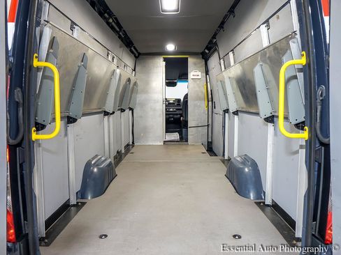 Used 2021 Mercedes-Benz Sprinter 2500 image 14