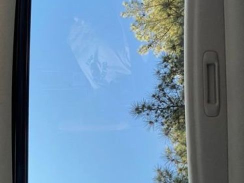 Used 2024 Kia Telluride EX w/ EX Captain's Chair Package image 26