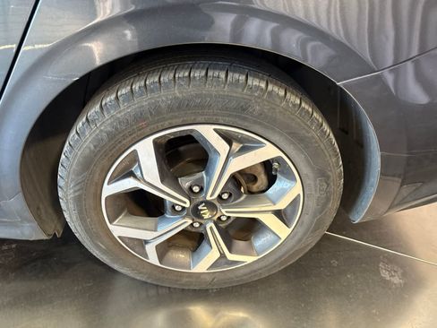 Used 2019 Kia Forte LXS FWD image 10