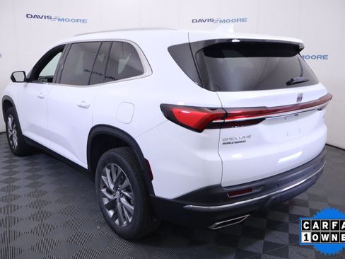 Used 2025 Buick Enclave Preferred FWD image 10