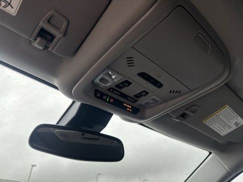 Used 2022 Chevrolet Equinox Premier image 14