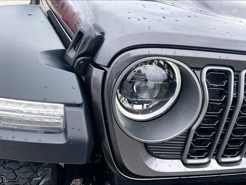 Used 2025 Jeep Wrangler Unlimited Rubicon w/ XTREMEE 35" Tire Package image 28