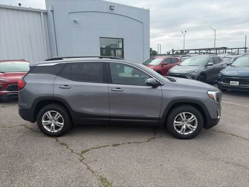 Used 2018 GMC Terrain SLE w/ Driver Convenience Package AWD/4WD image 7