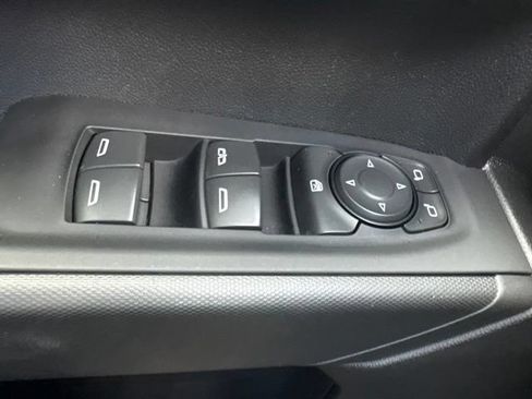 Used 2023 Chevrolet Silverado 1500 Custom AWD/4WD image 17
