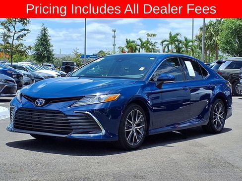 Used 2024 Toyota Camry XLE FWD image 3