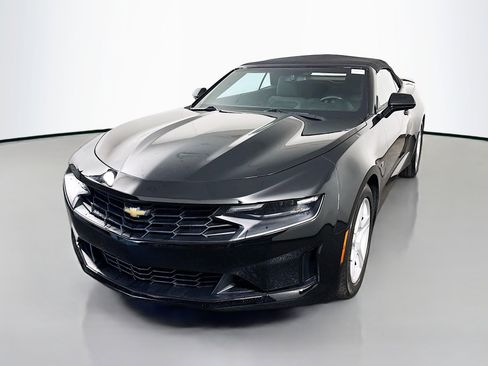 Used 2019 Chevrolet Camaro LT image 4