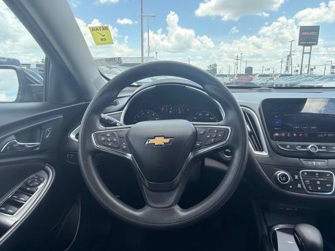 Used 2023 Chevrolet Malibu LT FWD image 11