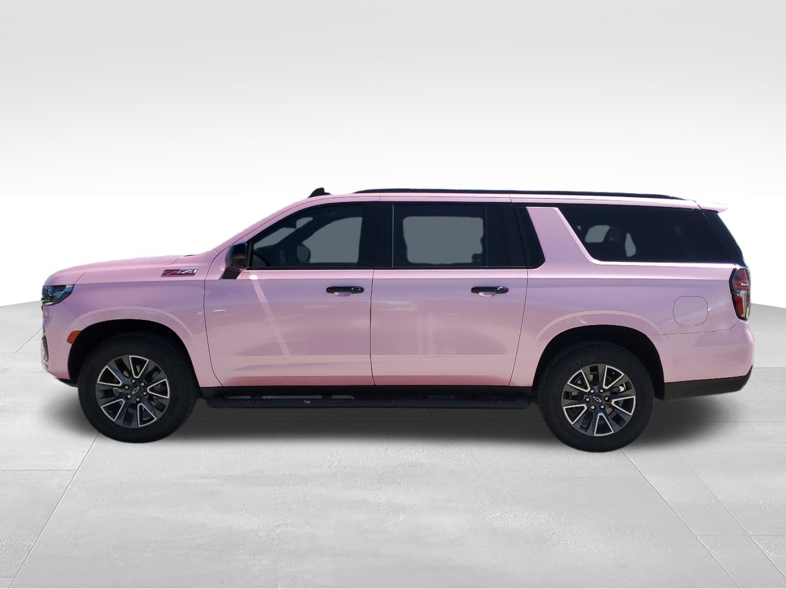 Used 2024 Chevrolet Suburban Z71 w/ Luxury Package AWD/4WD image 8