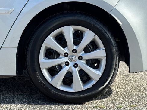 Used 2020 Toyota Corolla LE FWD image 25