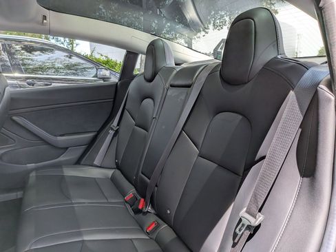 Used 2018 Tesla Model 3 Long Range RWD image 17