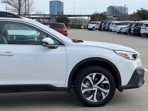 Used 2022 Subaru Outback Limited w/ Popular Package #2 image 12