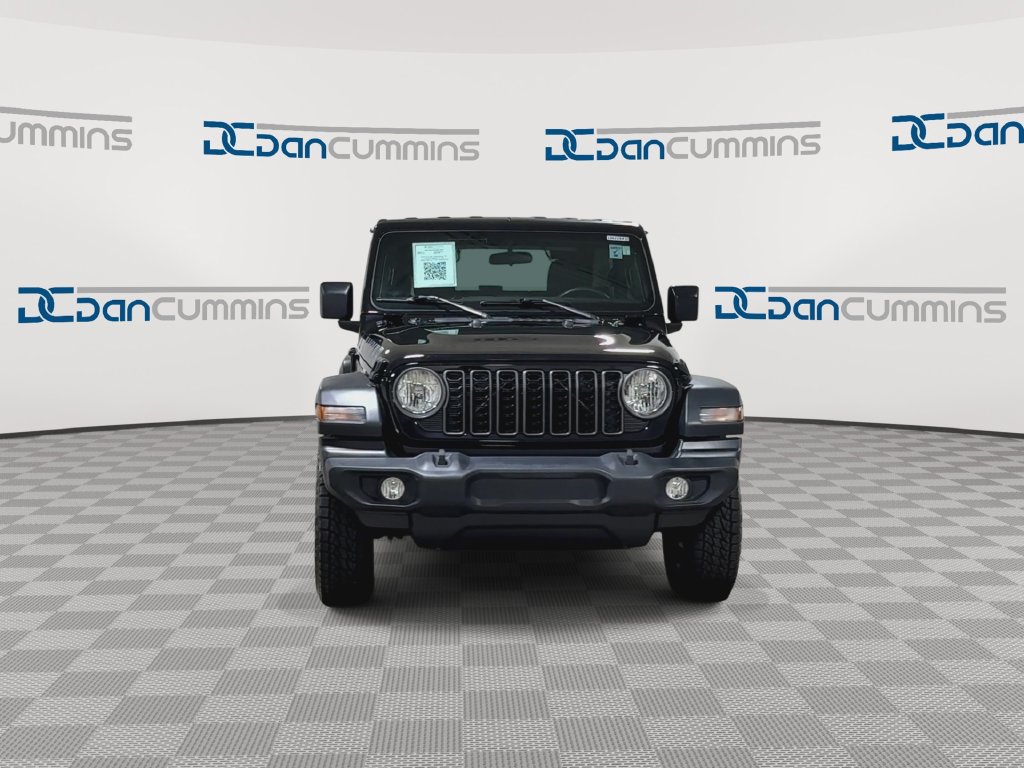 Used 2024 Jeep Wrangler Sport AWD/4WD image 4