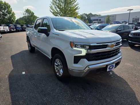 Used 2024 Chevrolet Silverado 1500 LT AWD/4WD image 6