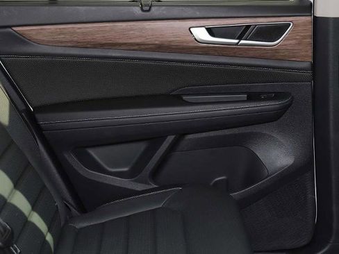 Used 2024 Volkswagen Atlas SEL image 28