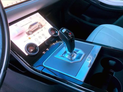 Used 2020 Land Rover Range Rover Evoque SE image 17