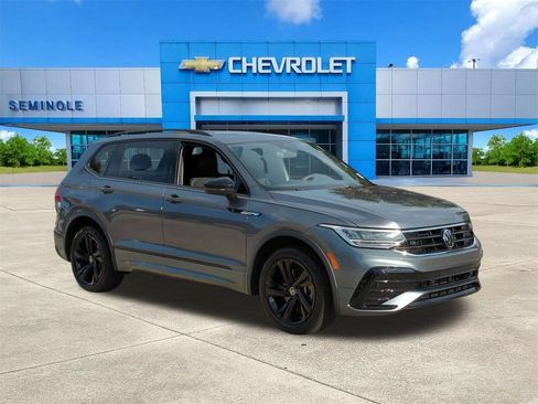 Used 2024 Volkswagen Tiguan SE R-Line FWD image 1