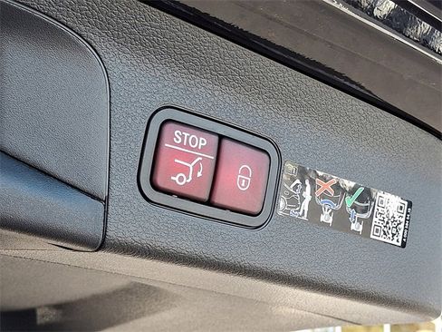 Used 2026 Mercedes-Benz GLS 450 4MATIC image 26