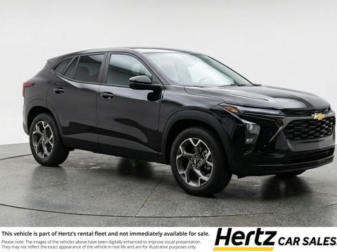 Used 2025 Chevrolet Trax LT FWD image 1