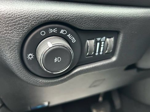 New 2026 Chrysler Pacifica Select w/ S Appearance Package FWD image 14