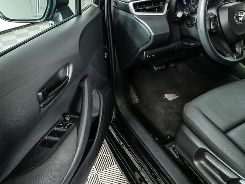 Used 2024 Toyota Corolla LE image 7