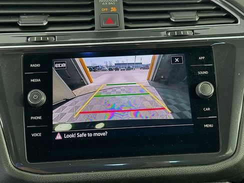 Used 2021 Volkswagen Tiguan SE R-Line image 13
