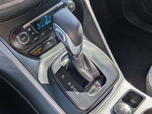 Used 2015 Ford Escape SE w/ Equipment Group 201A image 20