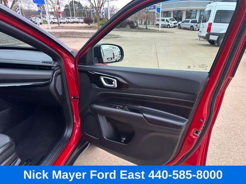 Used 2024 Jeep Compass Trailhawk AWD/4WD image 11