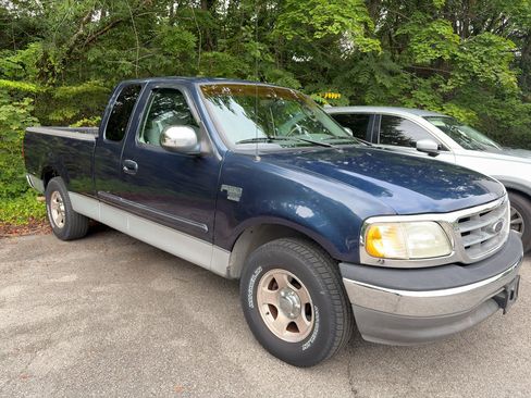 Used 2002 Ford F150 XLT RWD image 1
