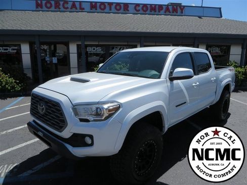 Used 2021 Toyota Tacoma TRD Sport image 11