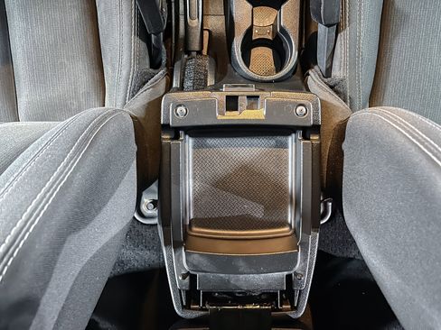 Used 2018 Jeep Wrangler Unlimited Sahara image 27