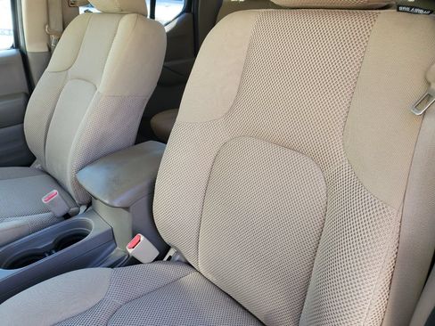 Used 2016 Nissan Frontier SV w/ SV Value Truck Package RWD image 18